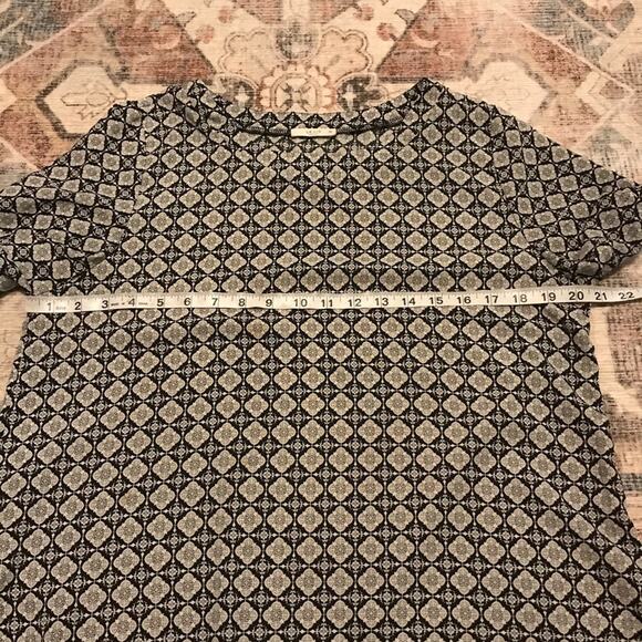 Le Lis blouse size medium - Picture 4 of 6